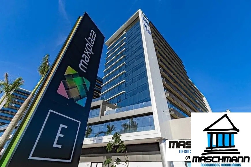 Sala exclusiva no Max Plaza, com 35 m² privativos, vaga de garagem e uma vista externa deslumbrante.