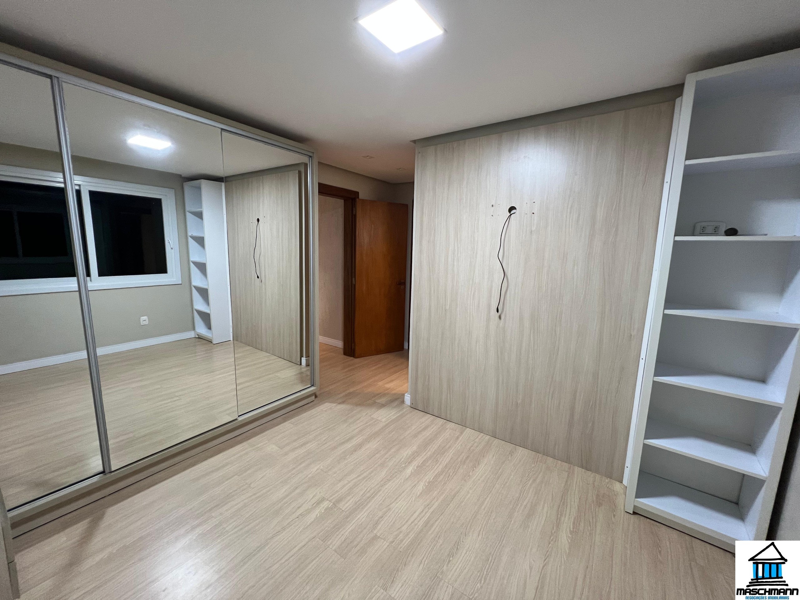 Casa Semi Mobiliada em Condomínio Fechado na Vila Suzana – Amplitude, Conforto e Natureza