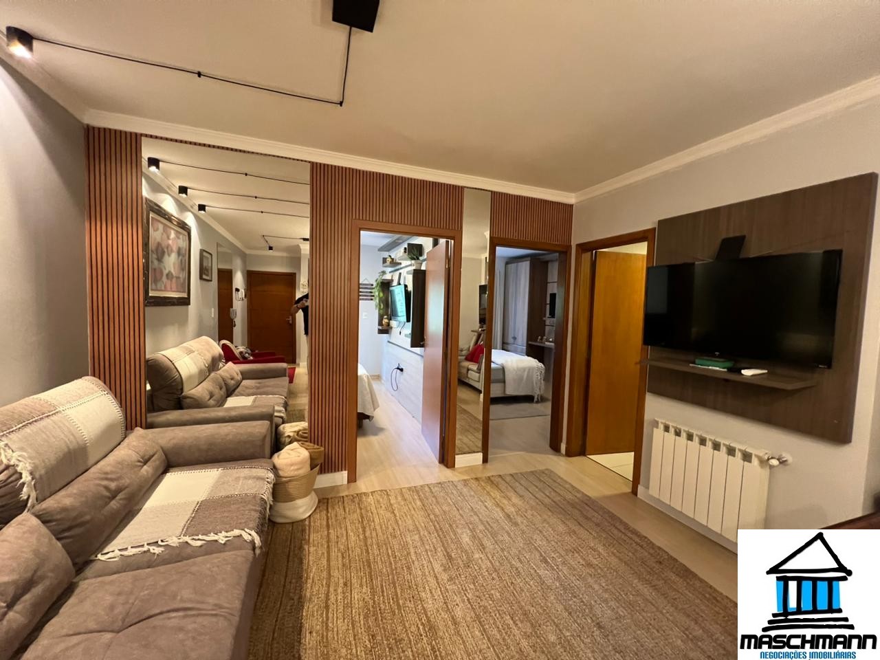 Apartamento de 2 dormitórios mobiliado no centro de Canela