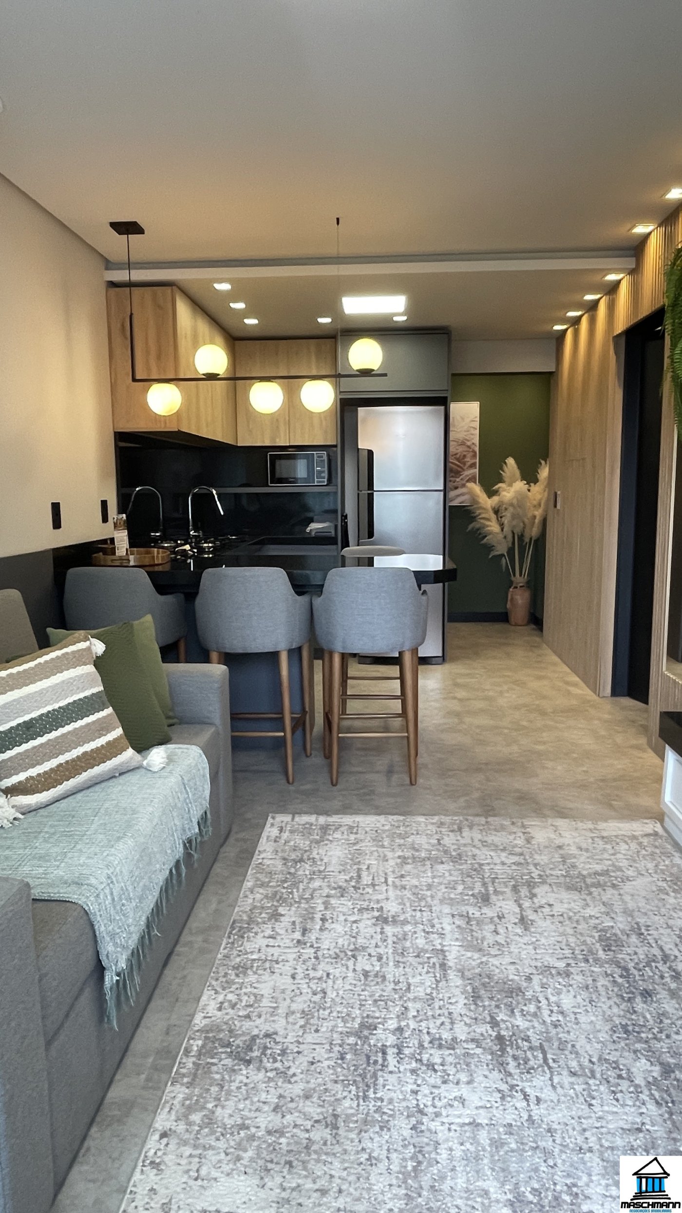 Apartamento 1 Dormitório de alto padrão mobiliado com terraço privativo e piscina, Canela-RS