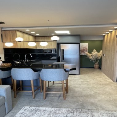 Apartamento 1 Dormitório mobiliado com terraço perfeito para locação em Canela