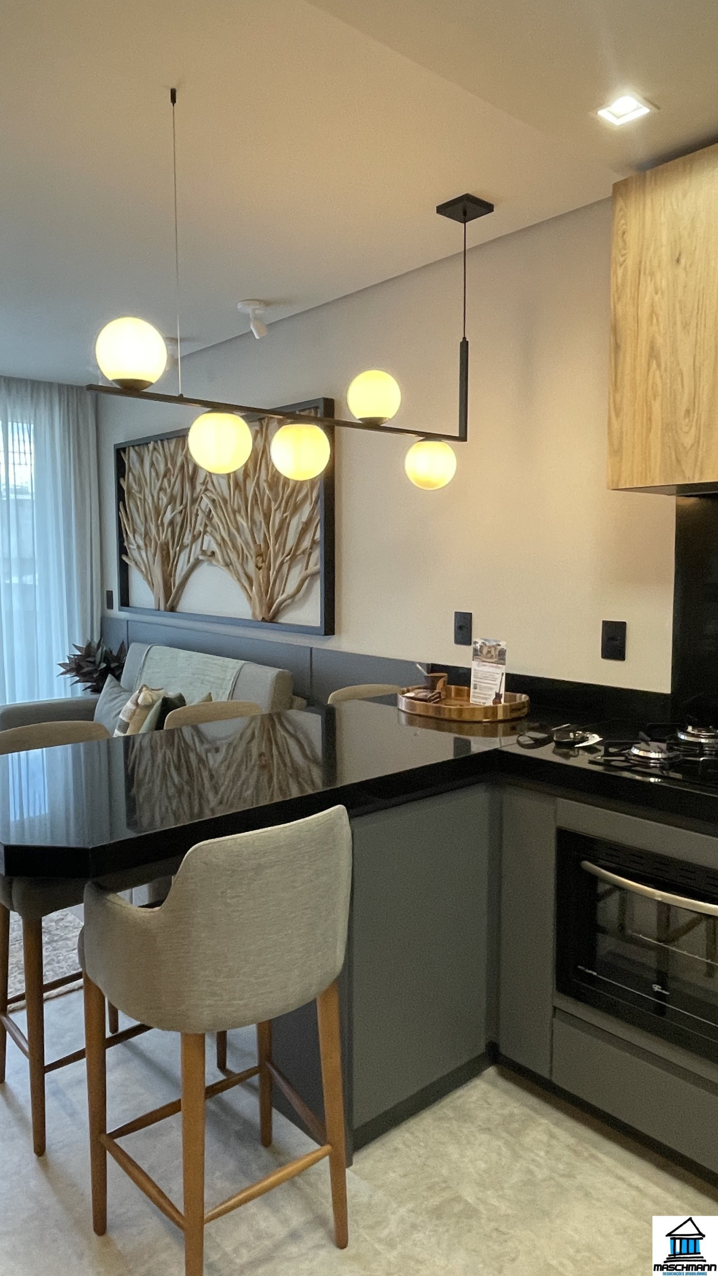 Apartamento 1 Dormitório de alto padrão mobiliado com terraço privativo e piscina, Canela-RS