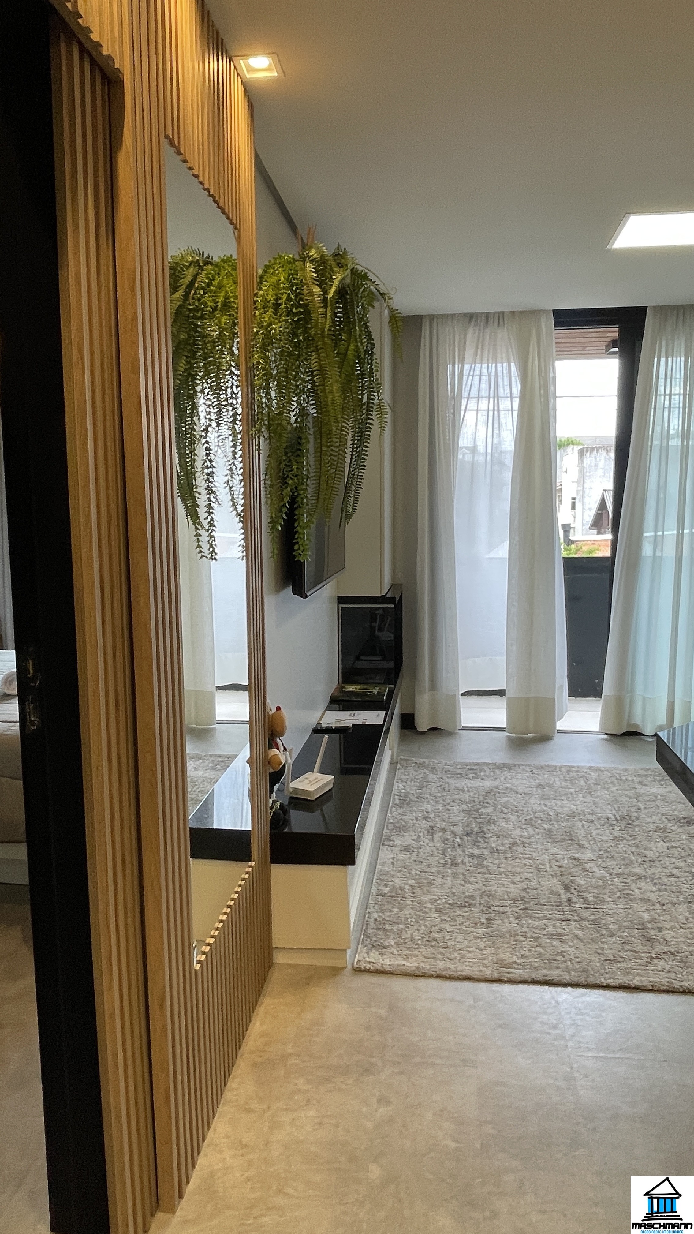 Apartamento 1 Dormitório mobiliado com terraço perfeito para locação em Canela