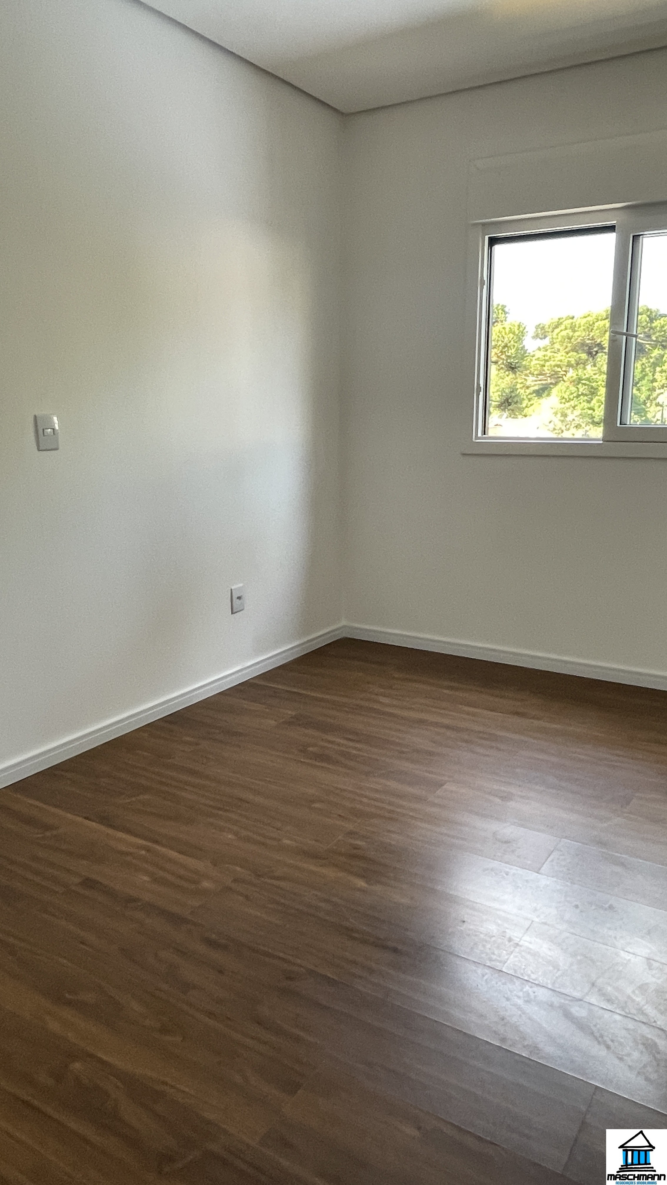 Apartamento novo de 1 suíte a apenas 2 km da Rua Coberta de Gramado