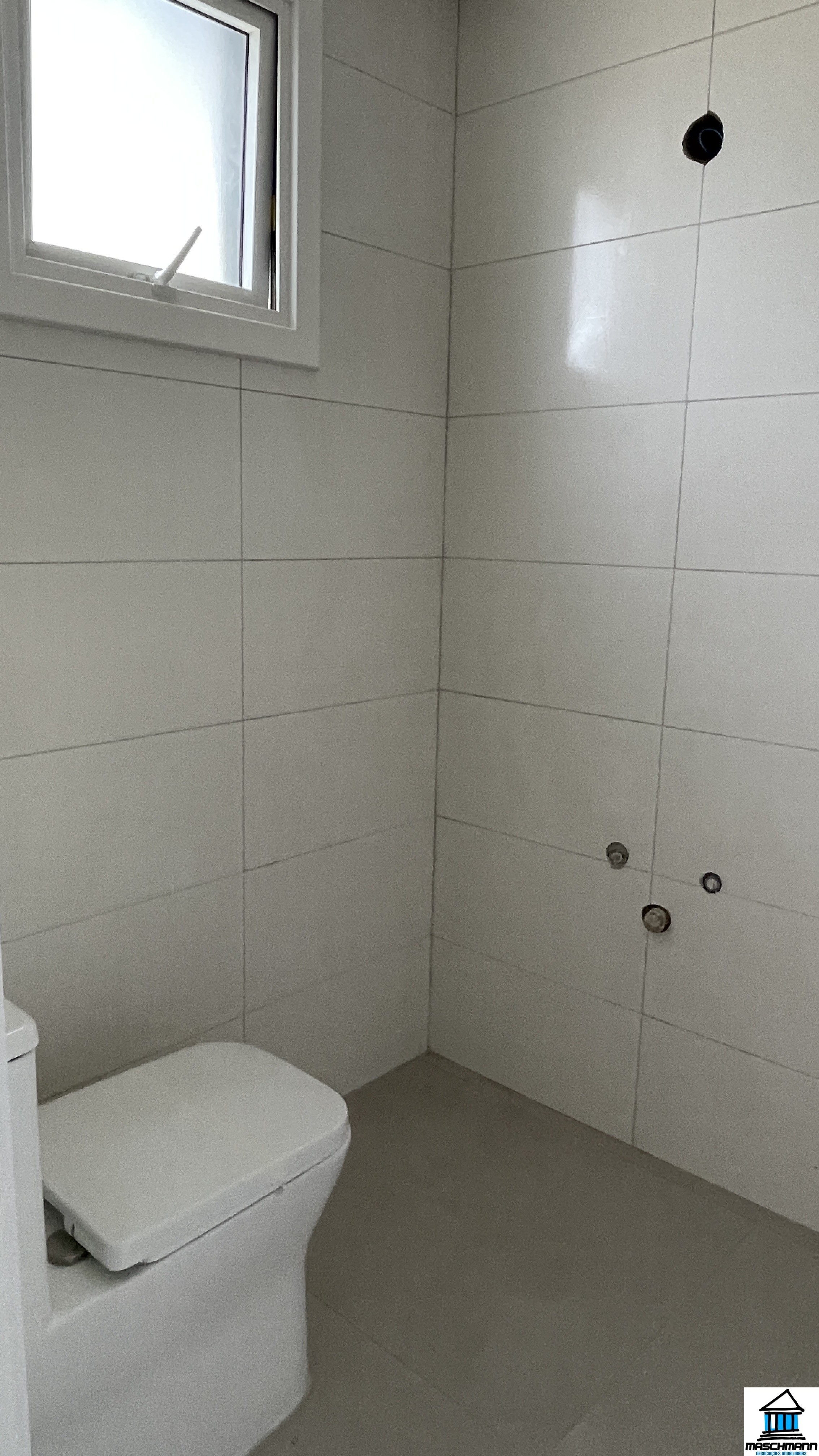 Apartamento novo de 1 suíte a apenas 2 km da Rua Coberta de Gramado