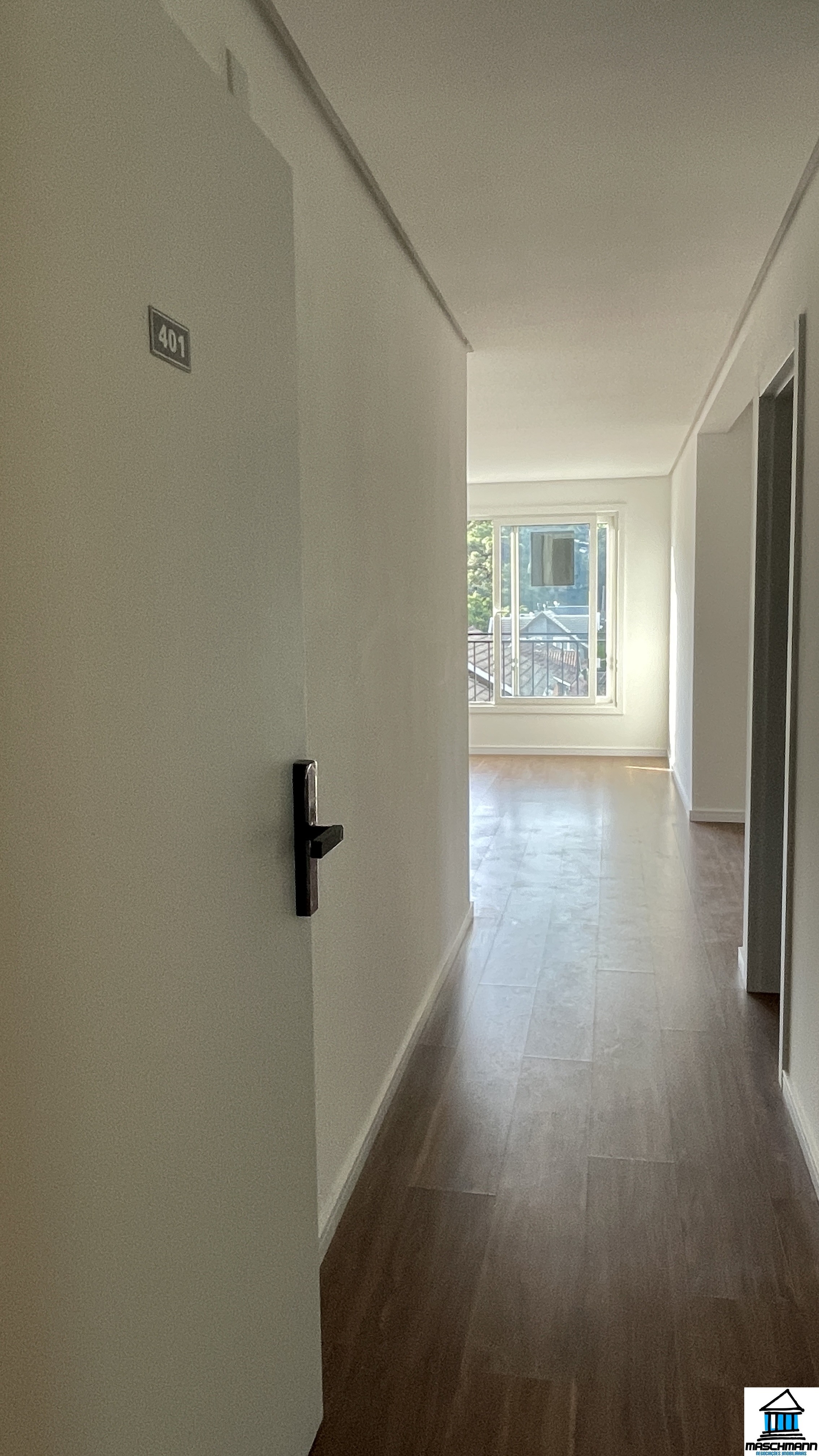 Apartamento novo de 1 suíte a apenas 2 km da Rua Coberta de Gramado