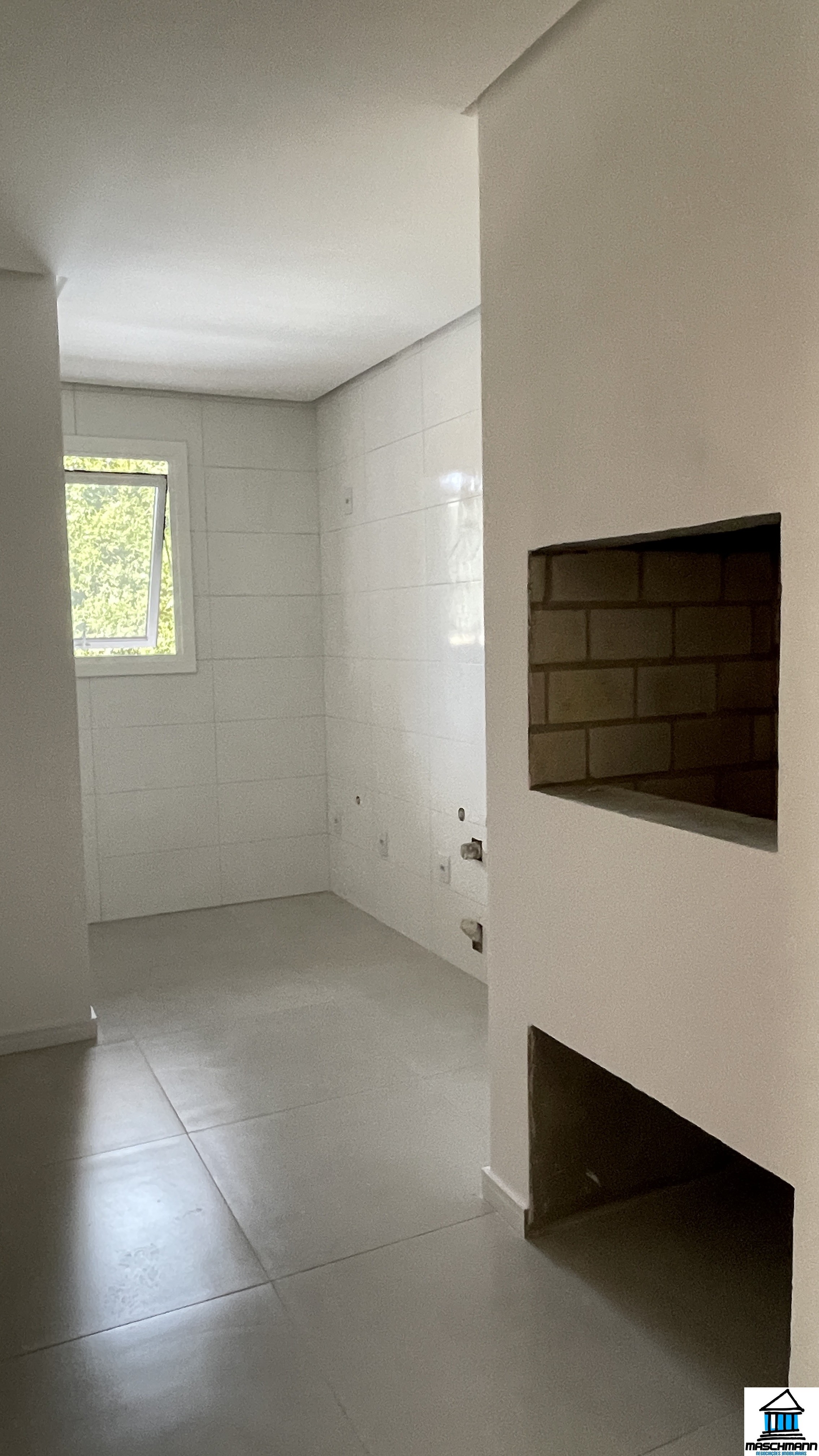 Apartamento novo de 1 suíte a apenas 2 km da Rua Coberta de Gramado