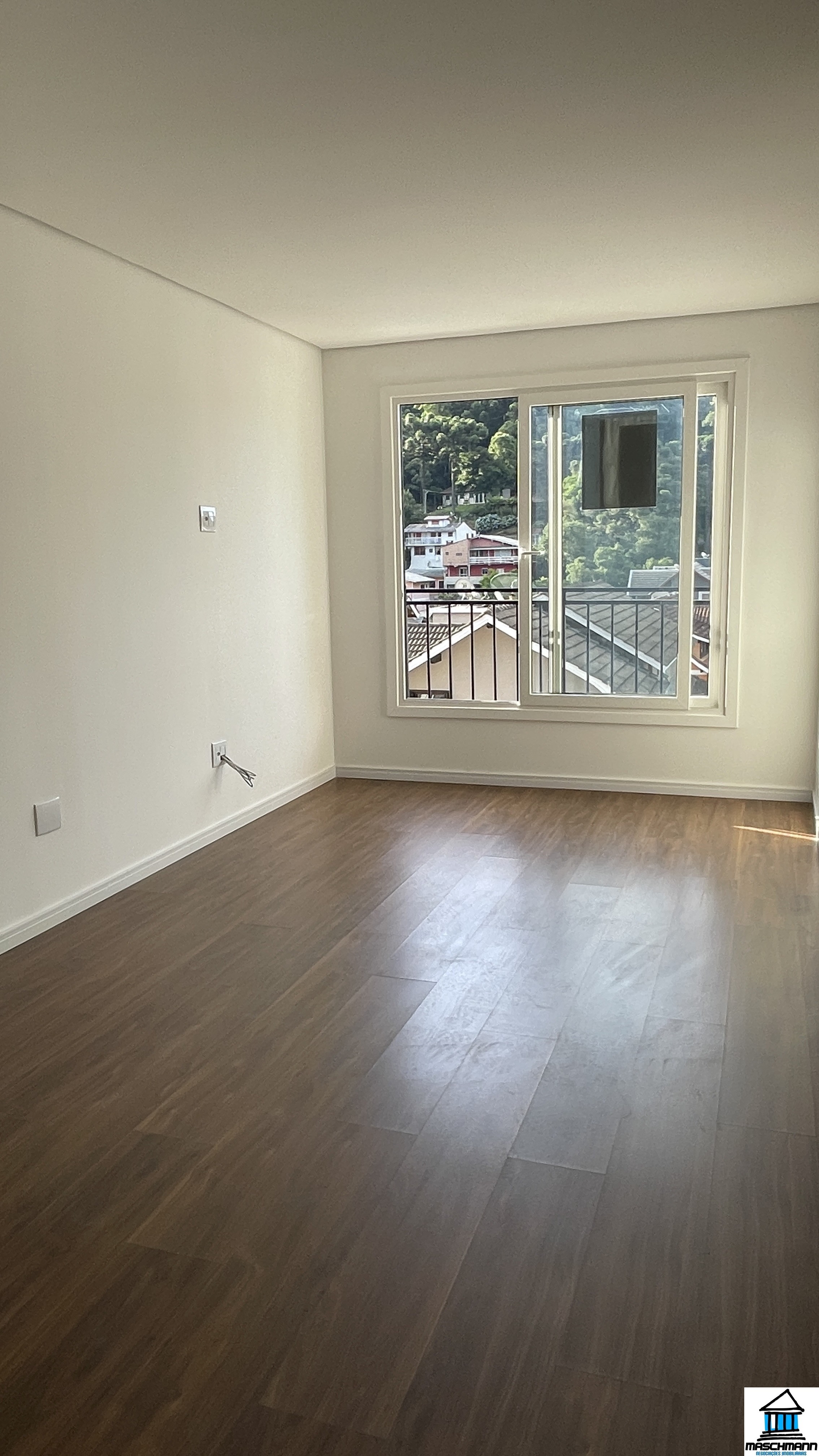 Apartamento novo de 1 suíte a apenas 2 km da Rua Coberta de Gramado