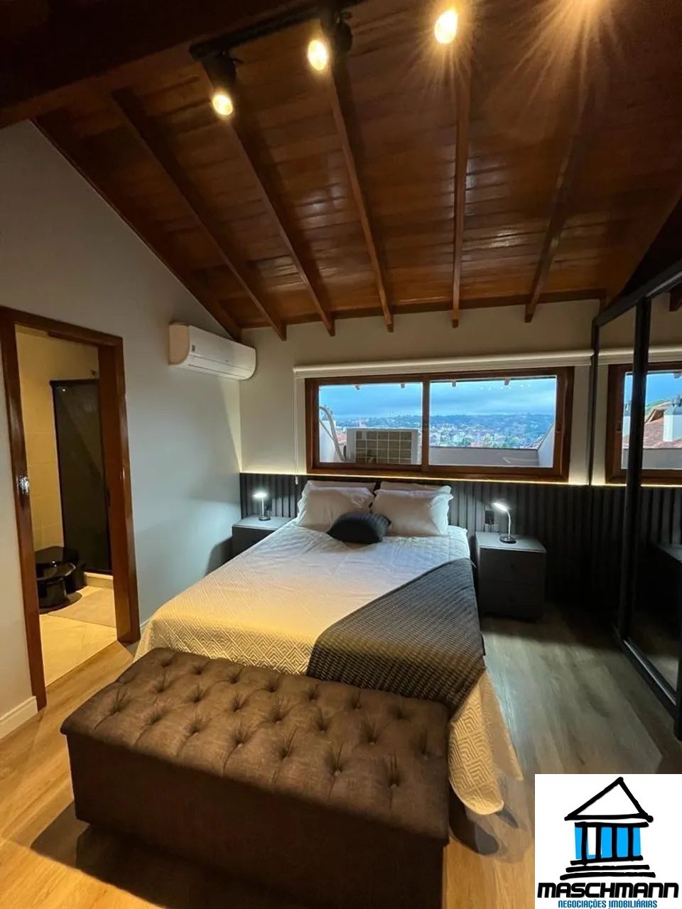 Apartamento mobiliado de 2 dormitórios no centro de Gramado