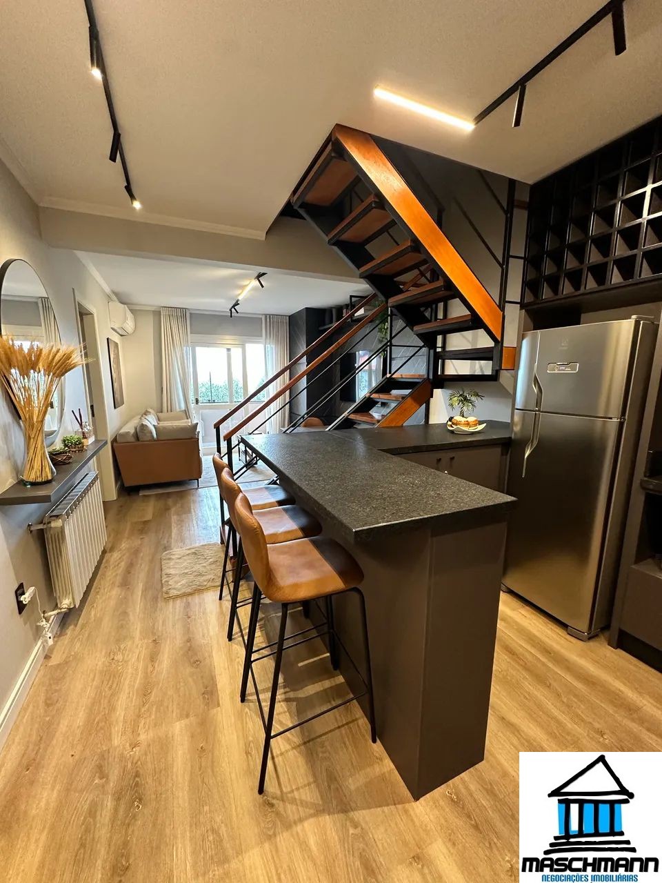 Apartamento mobiliado de 2 dormitórios no centro de Gramado