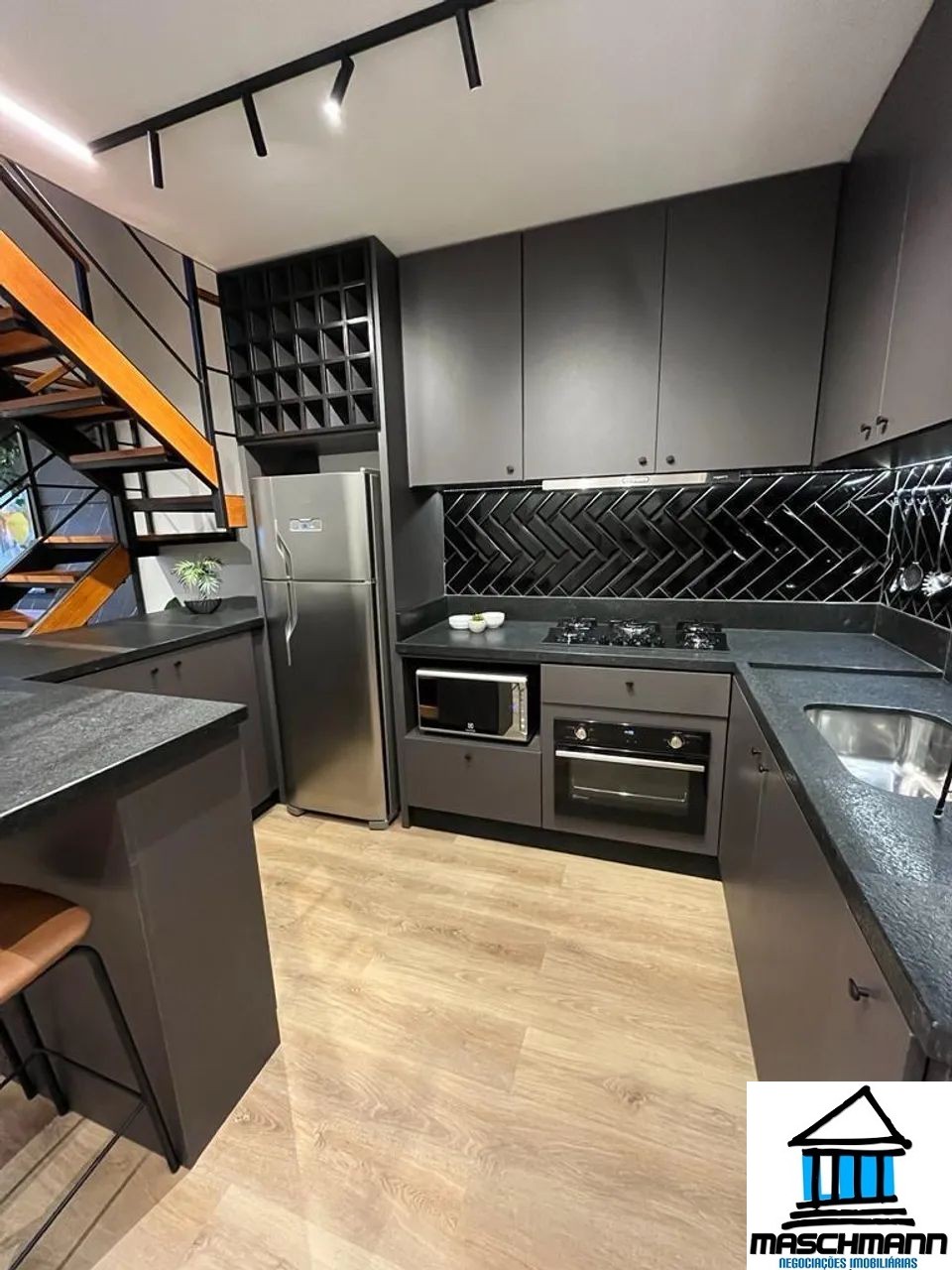 Apartamento mobiliado de 2 dormitórios no centro de Gramado