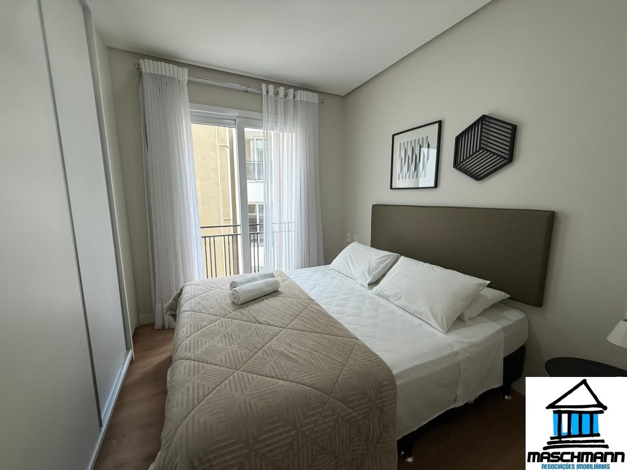 Apartamento mobiliado a 400 metros de rua coberta de Gramado