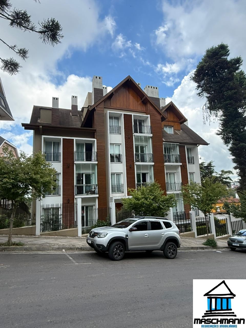 Apartamento mobiliado a 400 metros de rua coberta de Gramado