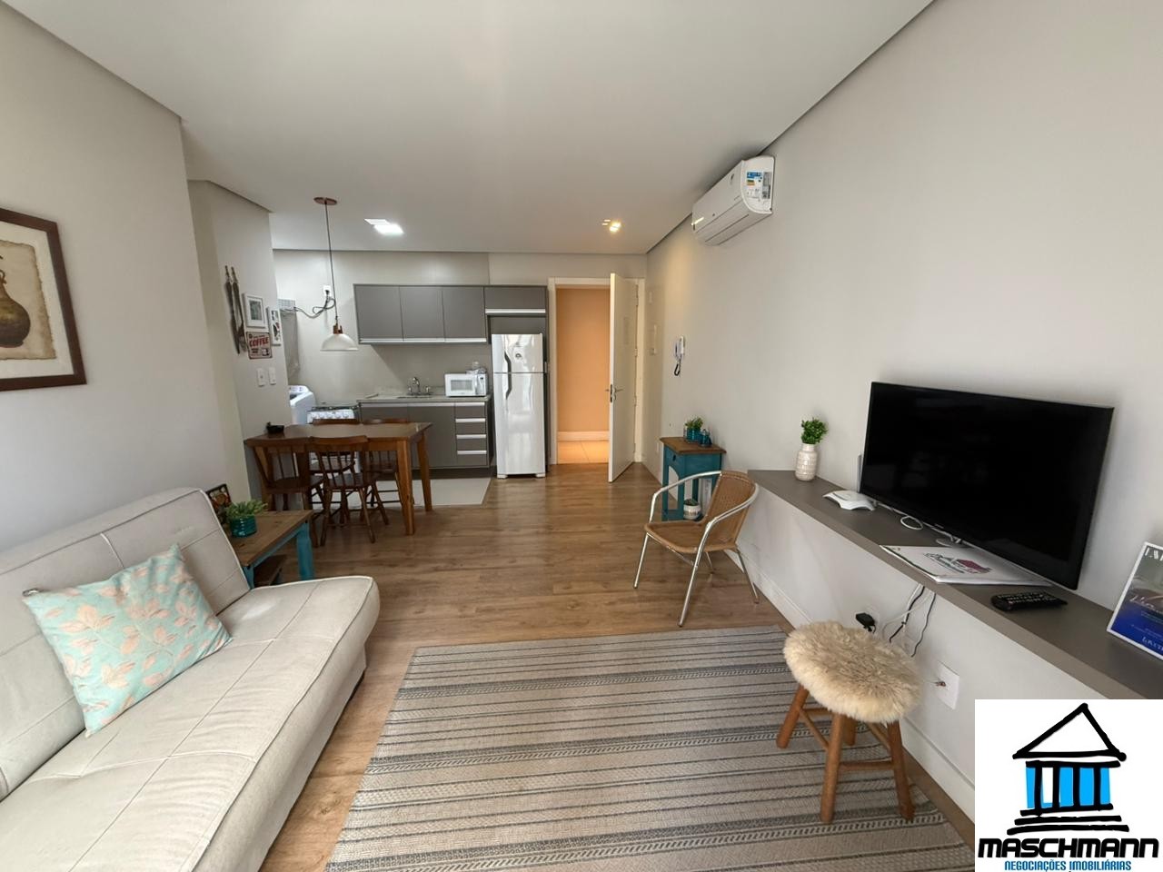 Apartamento mobiliado a 400 metros de rua coberta de Gramado