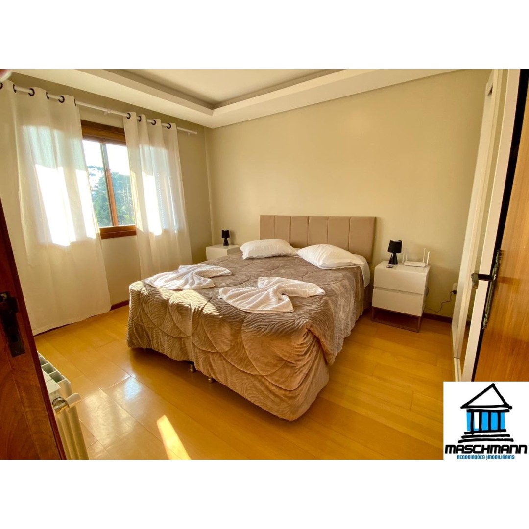 Apartamento mobiliado de 2 dormitórios, 1 vaga, no coração de Gramado — tudo a pé