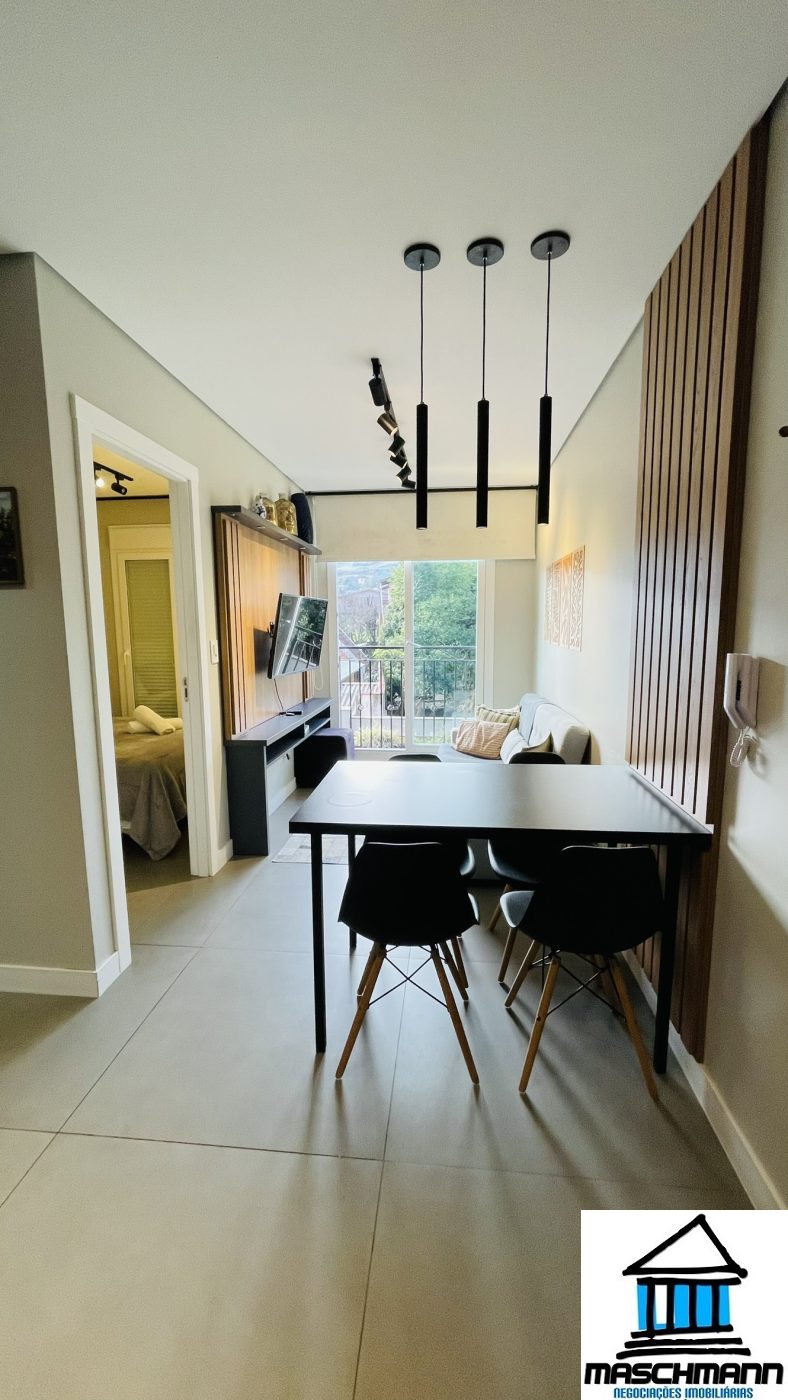 Apartamento de 1 dormitório mobiliado e com infra completa em Gramado por somente 550 mil .