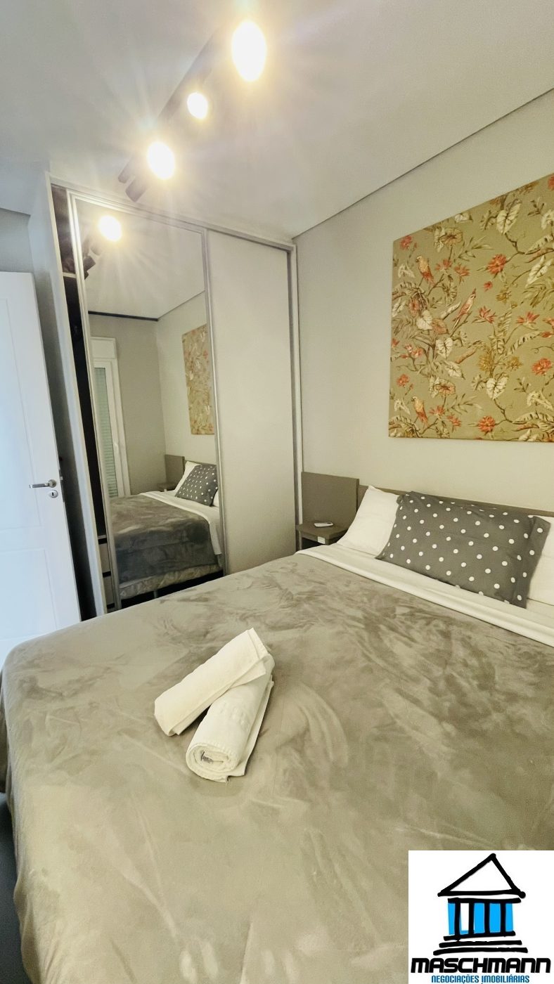Apartamento de 1 dormitório mobiliado e com infra completa em Gramado por somente 550 mil .