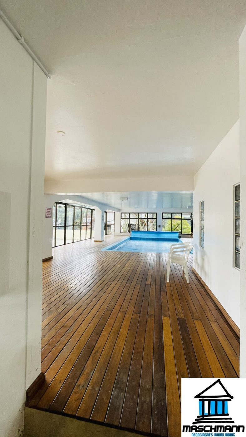 Apartamento mobiliado de 1 dormitórios, 1 vaga, no coração de Gramado
