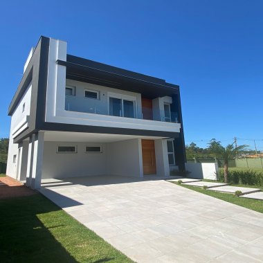 Linda Casa no Condomínio Terras Alpha Gravataí à Venda, 3 Quartos, 1 suíte,  2 carros cobertos.