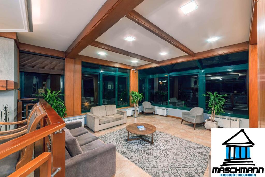 Flat, apartamento à venda mobiliado e um dos mais nobres hotéis de Gramado, RS