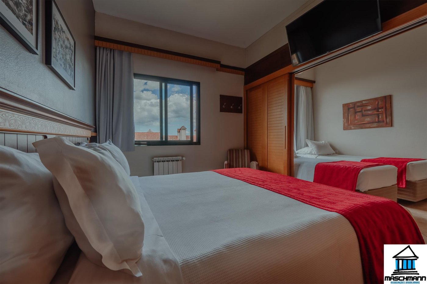 Flat, apartamento à venda mobiliado e um dos mais nobres hotéis de Gramado, RS