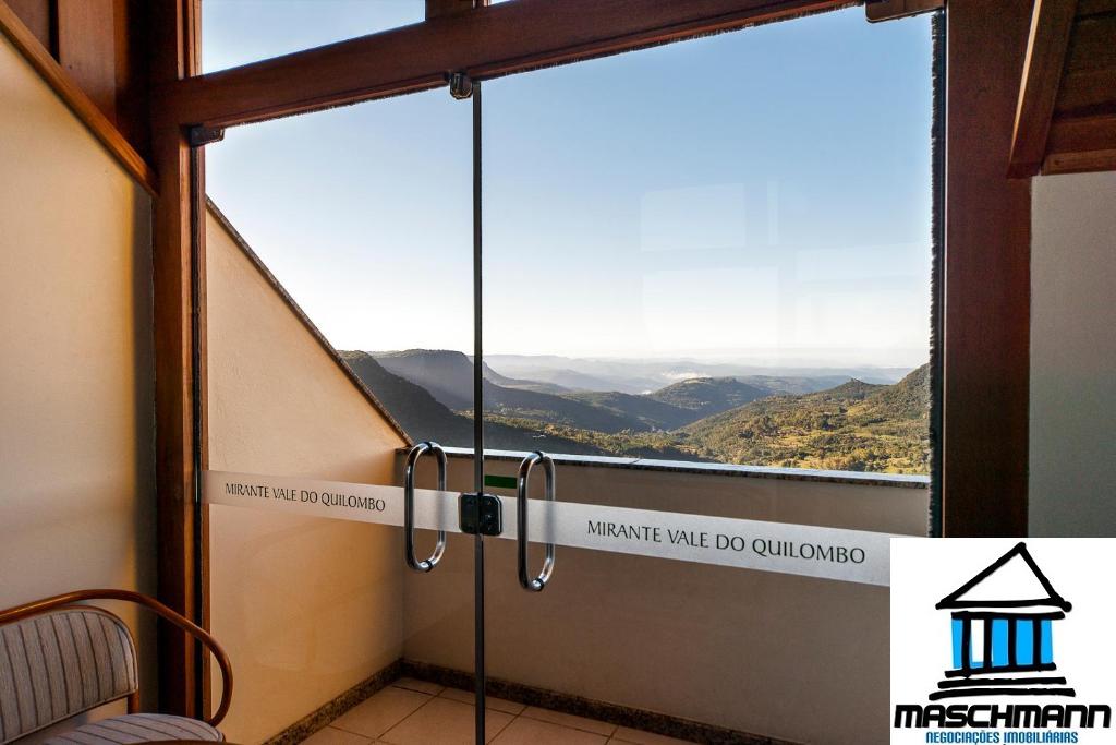 Flat, apartamento à venda mobiliado e um dos mais nobres hotéis de Gramado, RS