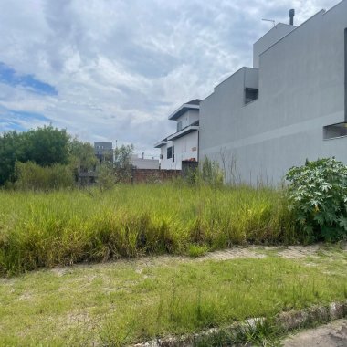 Terreno com exclusividade de venda no Loteamento Mont Serrat por apenas R$ 315.000,00