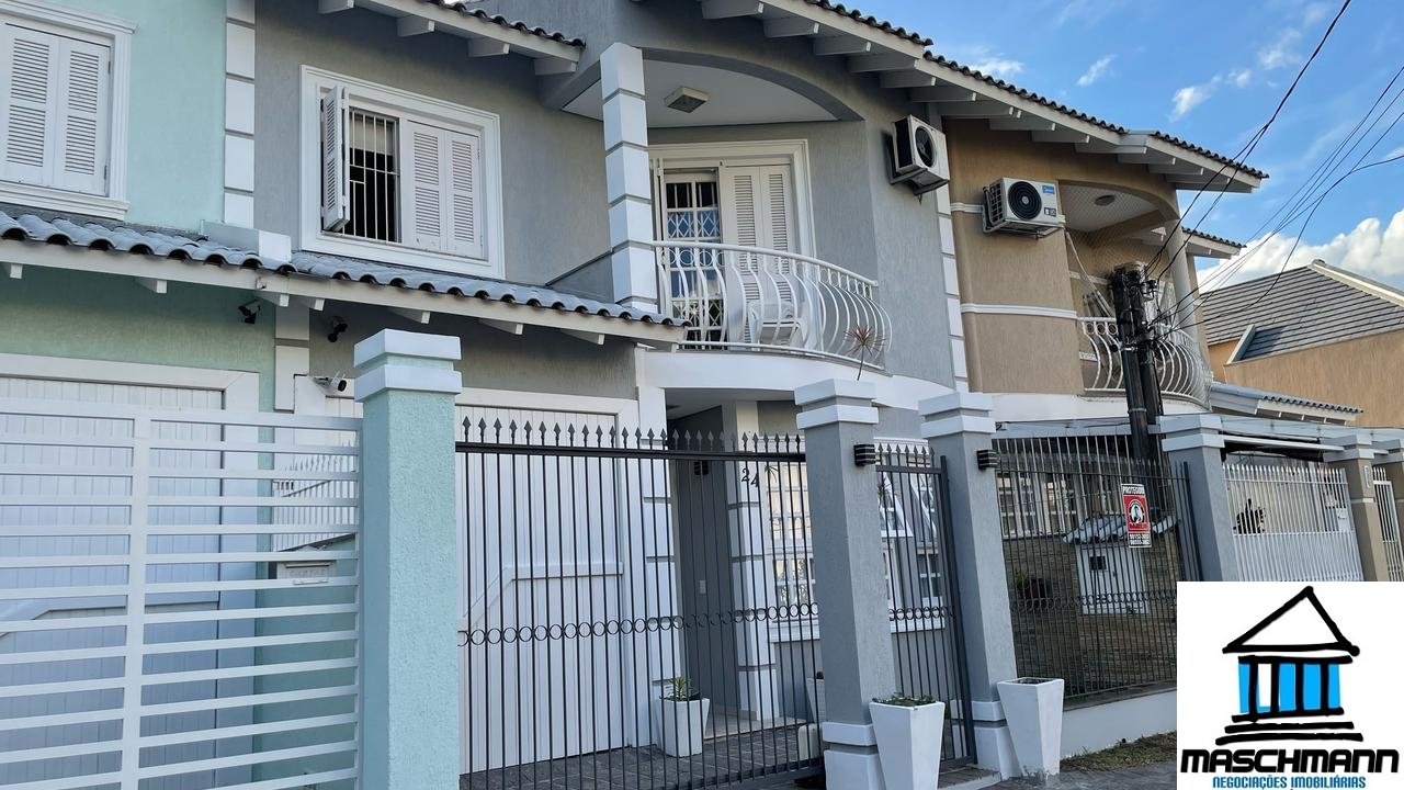 Mararvilhoso sobrado de 3 dormitórios com suíte semi mobiliado próximo ao Carrfour de Canoas