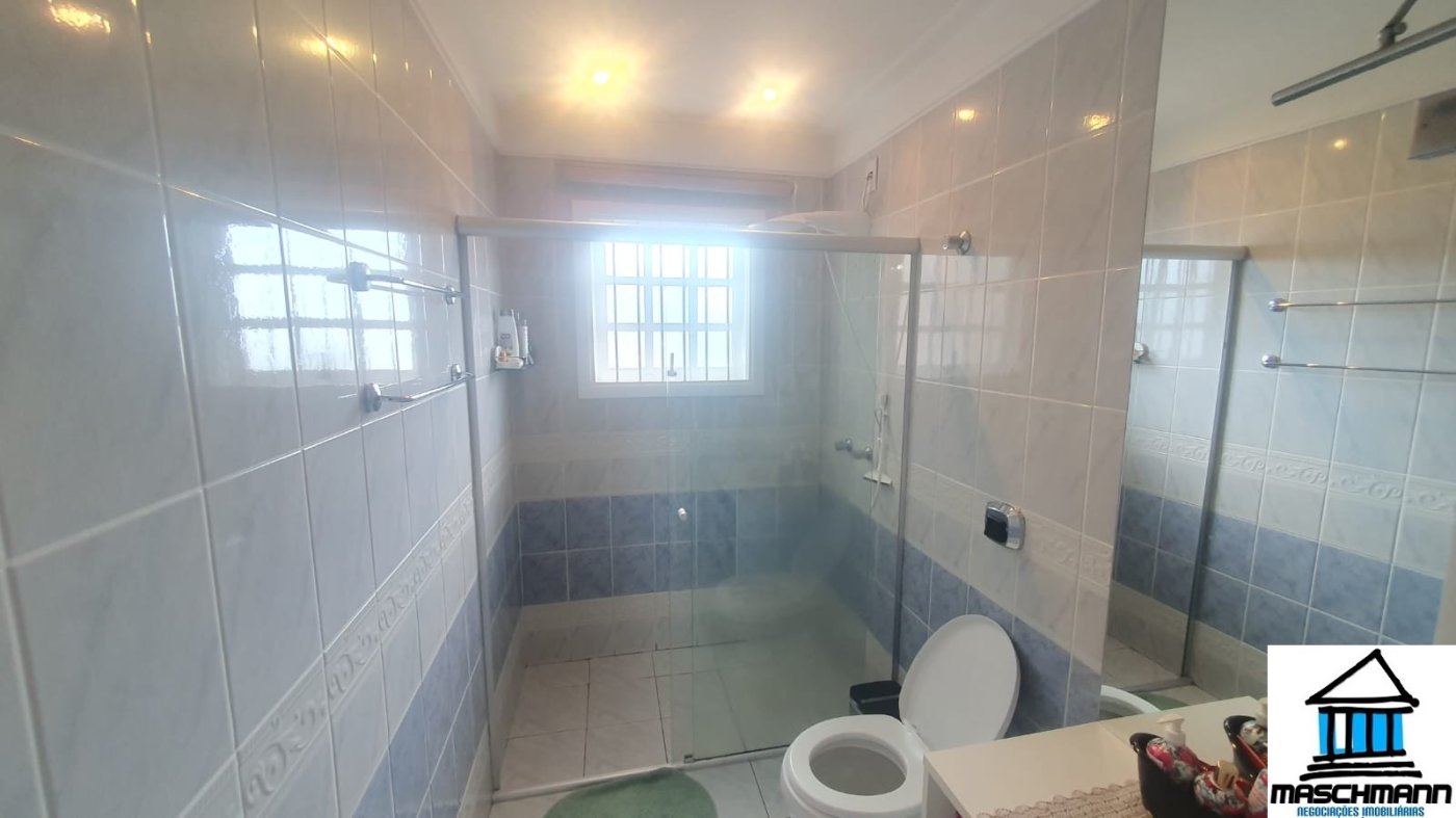 Mararvilhoso sobrado de 3 dormitórios com suíte semi mobiliado próximo ao Carrfour de Canoas