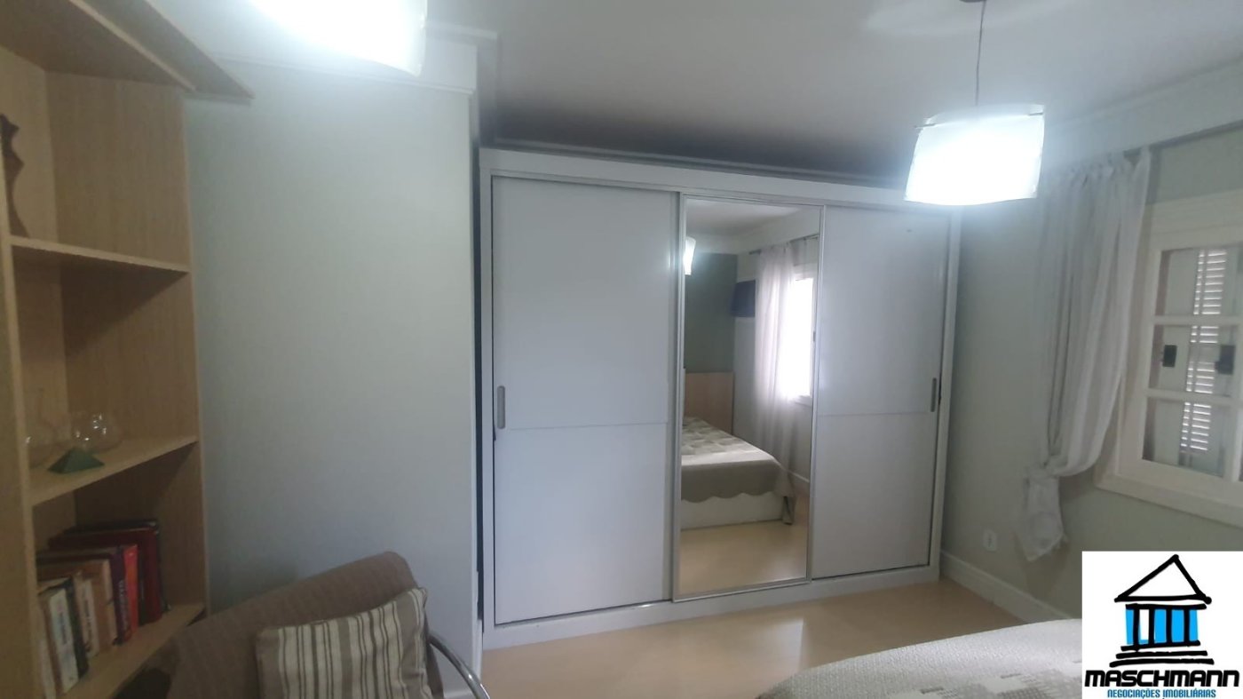 Mararvilhoso sobrado de 3 dormitórios com suíte semi mobiliado próximo ao Carrfour de Canoas