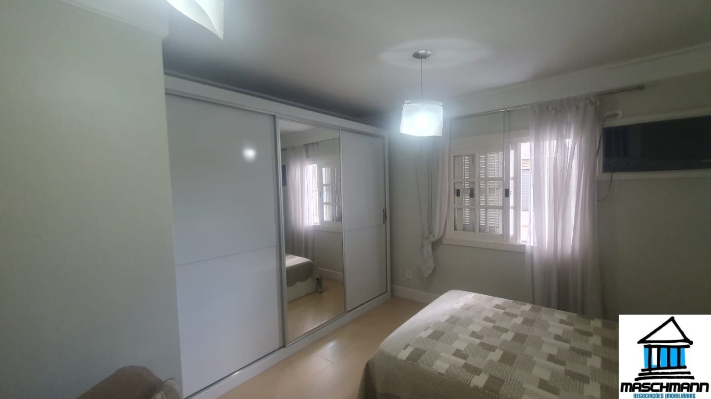 Mararvilhoso sobrado de 3 dormitórios com suíte semi mobiliado próximo ao Carrfour de Canoas