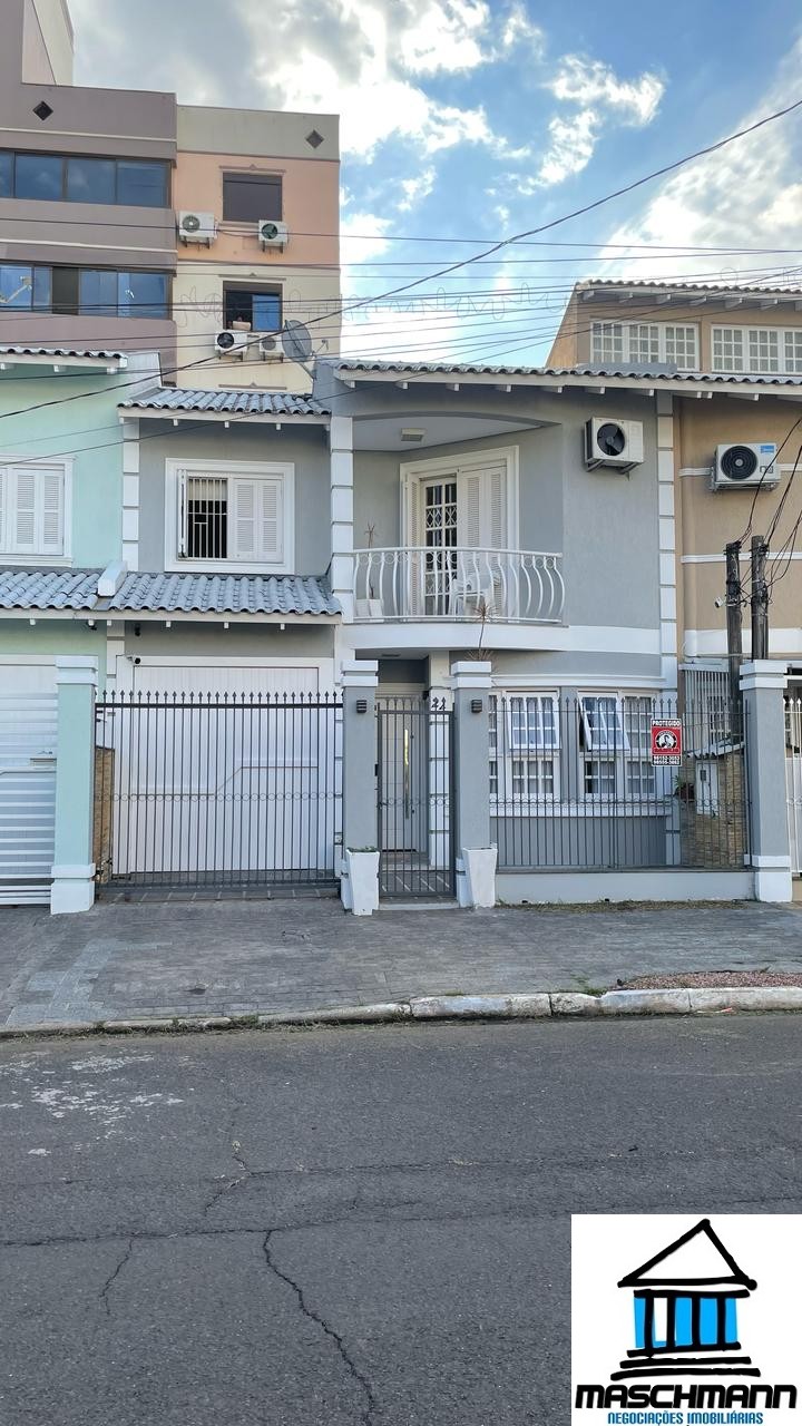 Mararvilhoso sobrado de 3 dormitórios com suíte semi mobiliado próximo ao Carrfour de Canoas