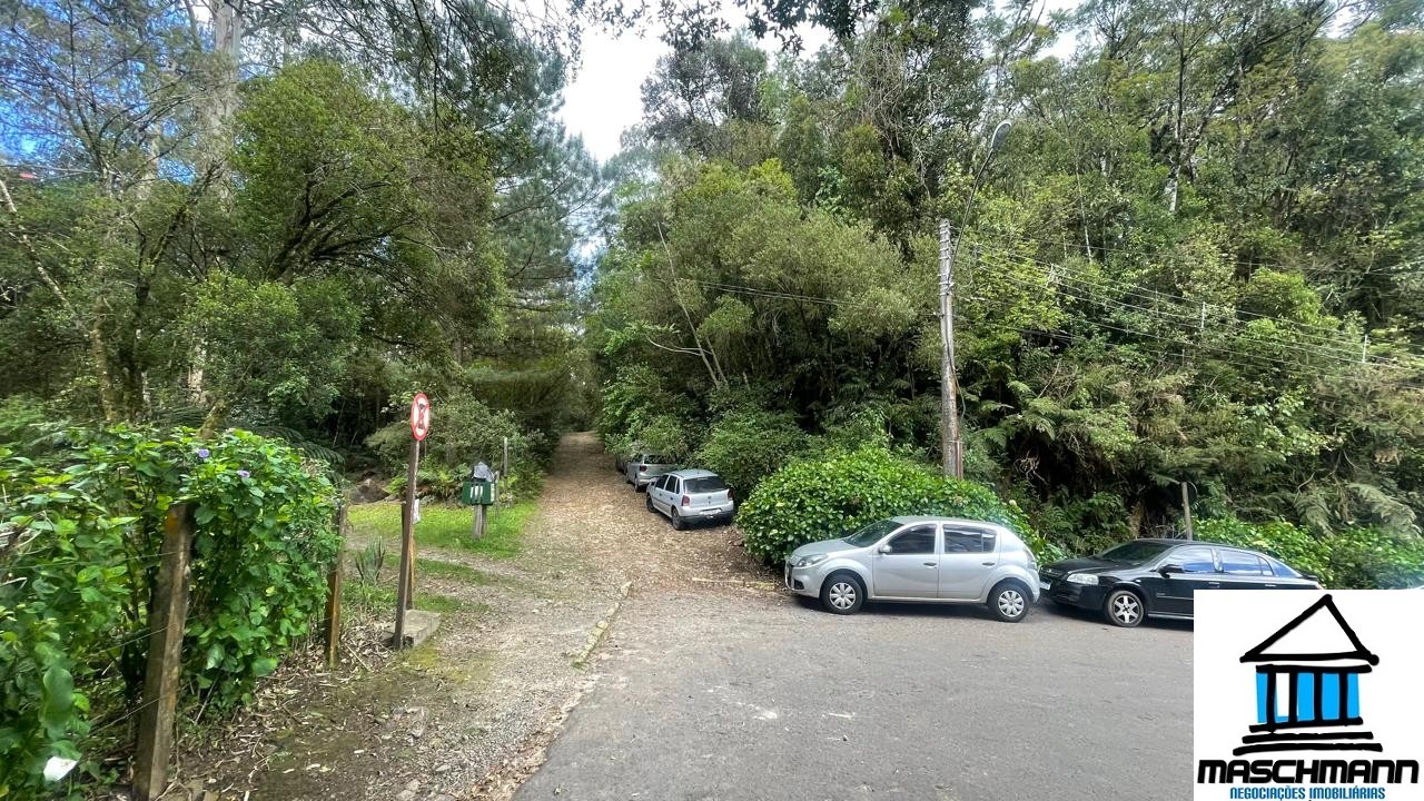 Exclusividade no Centro de Gramado! 1 Dormitório Mobiliado com Garagem ao Lado da Rua Coberta